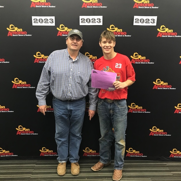 Congratulations to Bobby Estes for participating in the 2023 San Antonio livestock show calf scramble. He was one of the Twelve Participants from across the state who caught a calf and received prize money for a animal purchase for next year’s show  